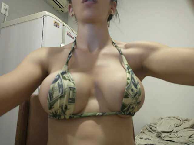 Capturi de ecran de difuzare flexqueen