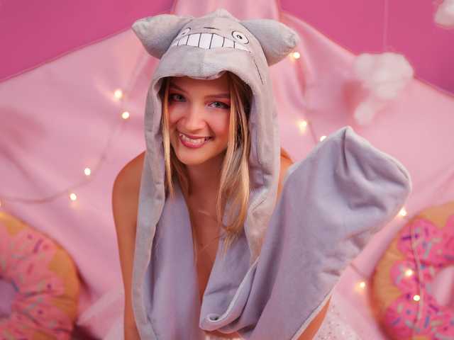 Fotografie a profilului FloraClark