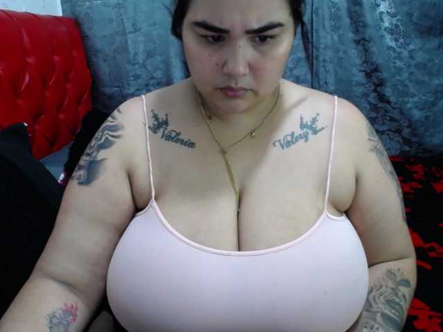 Capturi de ecran de difuzare GabiBigBoobs