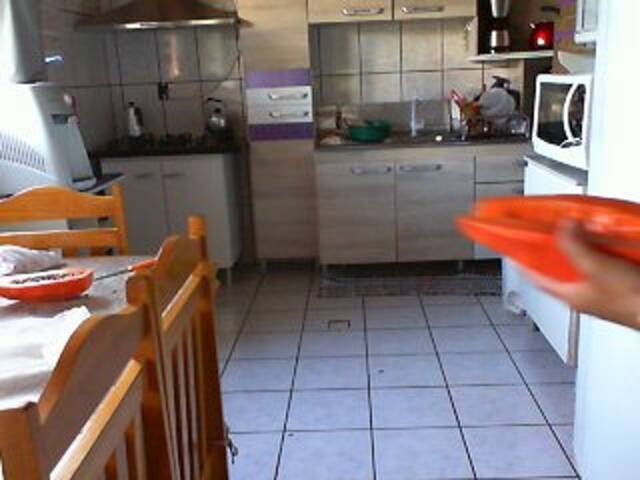 Capturi de ecran de difuzare GabiBrasil