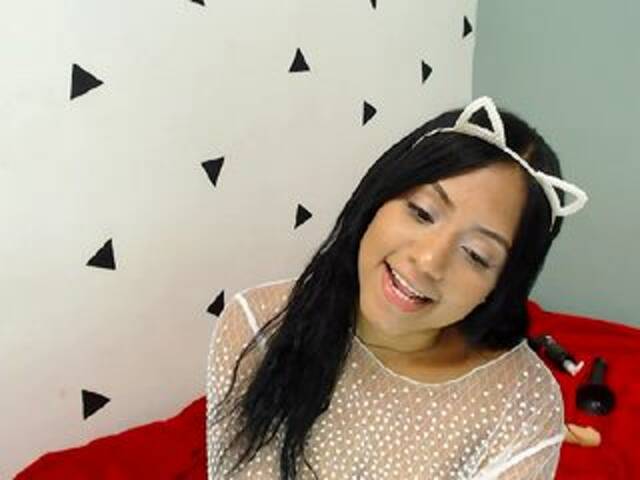 Capturi de ecran de difuzare GabrielaRoxy