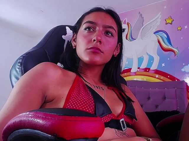 Capturi de ecran de difuzare gaby-model1