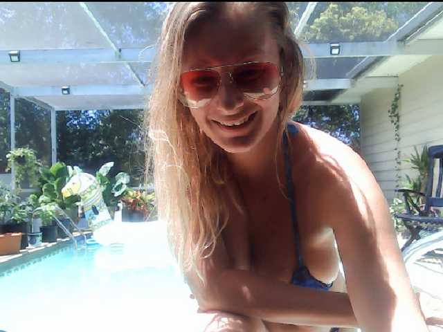 Fotografii GamerQueen HAI Lush on Lets play @Goal Topless dance and Jump in pool 1960