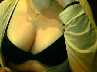 Capturi de ecran de difuzare GapeMyHole
