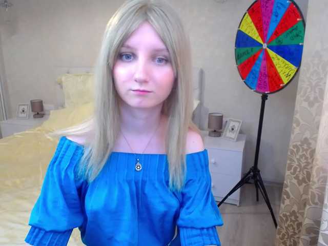 Fotografii YourDesserte Hello guys! Welcome to my room) Lets chat and have fun together! PVT-GRP On for you) spin wheel for 100! hot show with a wet t-shirt!