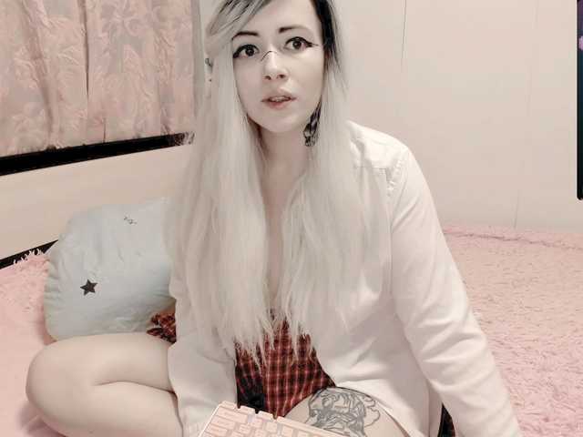 Fotografii GeraBrown lovense vibration minimum 2tokens @remain