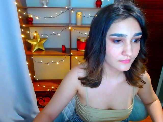 Fotografii GoldeneHeart hello guys, I have new white underwear and white stockings, I will be glad to show in private, chat and fun) kiss! guys help me reach the goal 8000 tokens left