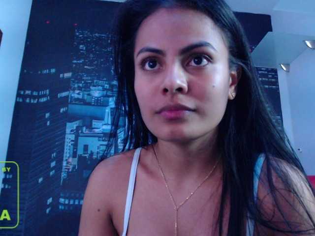 Fotografii hailyscot hello welcome to my living room #IamColombian #21years #brunette #longhair #naturalbody #single #height1.58 my god # blackeyes #smalltits