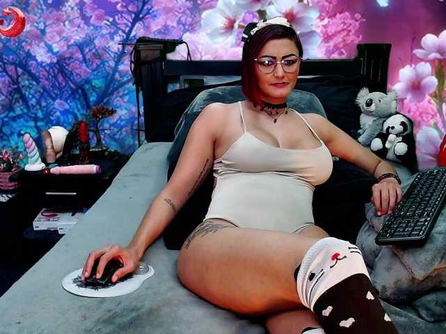 Fotografii Hanna-Luna Welcome to my room, enjoy it with me: menu tips All neked 195tks, Lush control for 30 minutes 999tks, Show feet 30 tks, Show pussy 100tks, Show boobs 95tks, Fingers pussy 200tks, Dildo pussy 300tks, Squirt 380tks, Doggy style 55tks, Anal 600tks, C2c 50tk