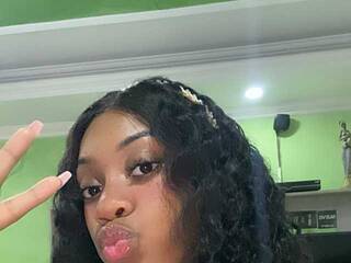 Chat video erotic Hannan-baker