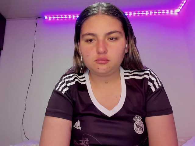 Fotografii harley-joker1 Beautiful teen with desire to try a little cum