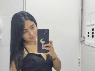 Chat video erotic HelenaCyrus