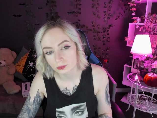 Fotografii HelenCarter lets play hehe :D tip menu and pvt open! #tattoo #blond #ohmibod #anal #french