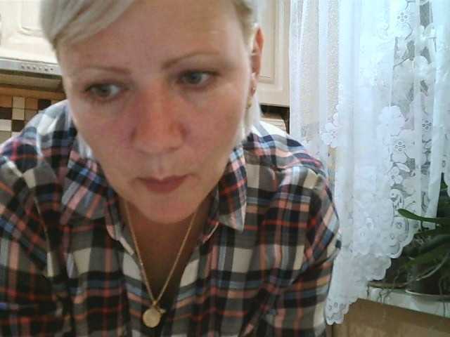 Capturi de ecran de difuzare HelenLike