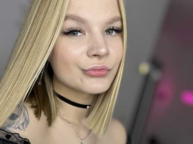 Fotografie a profilului Holyidol