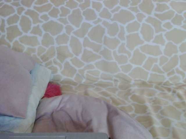 Capturi de ecran de difuzare HolyJulie