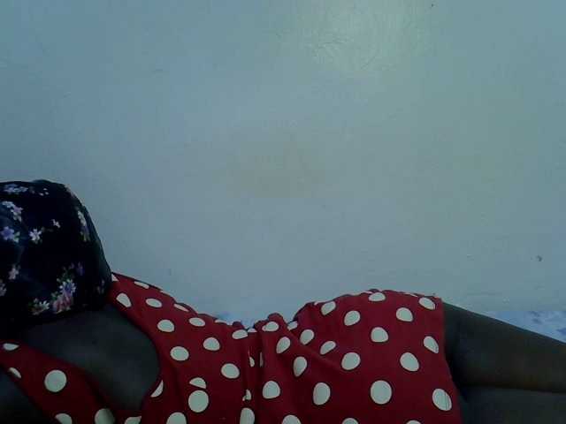 Capturi de ecran de difuzare Horny-Barbie