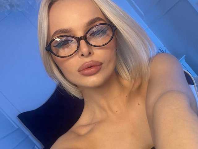 Fotografie a profilului horny-blondie