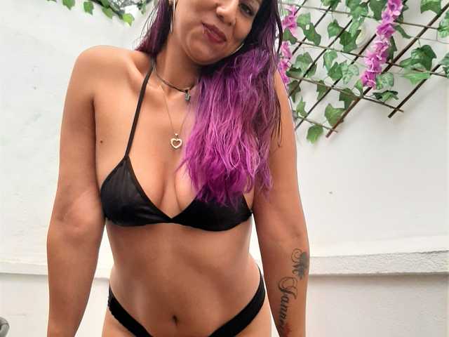 Fotografie a profilului HornyCarolyn