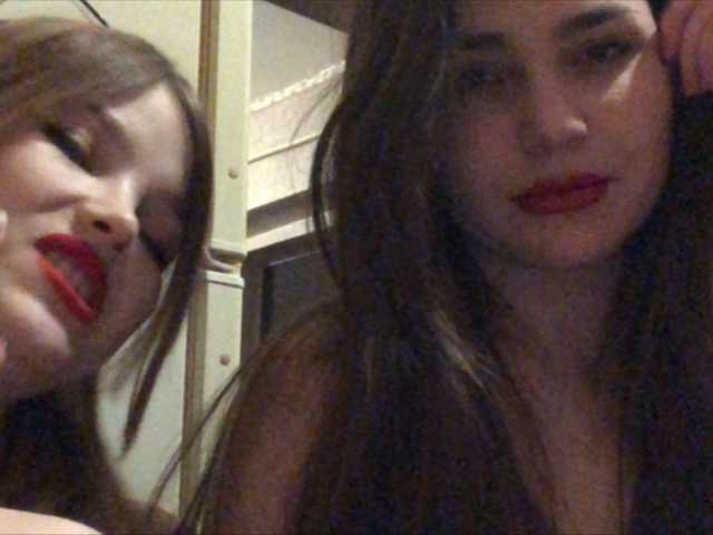 Capturi de ecran de difuzare Liza_and_Vika