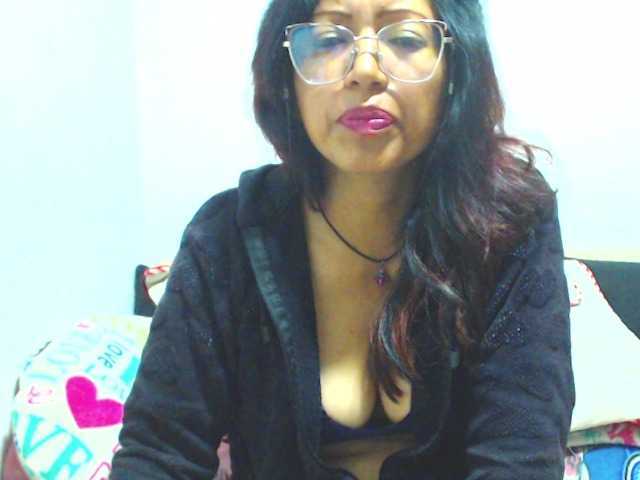 Capturi de ecran de difuzare KATYY-HOTTT