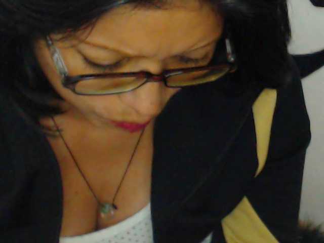 Capturi de ecran de difuzare KATYY-HOTTT