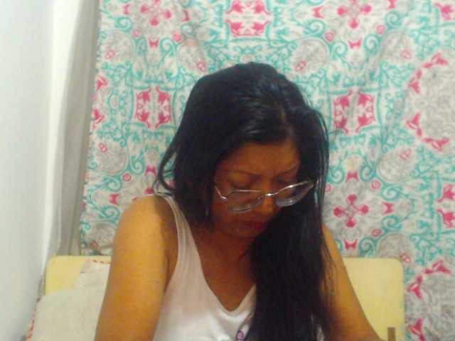 Capturi de ecran de difuzare KATYY-HOTTT