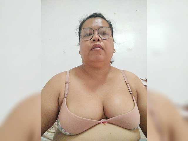 Capturi de ecran de difuzare Hottynilda