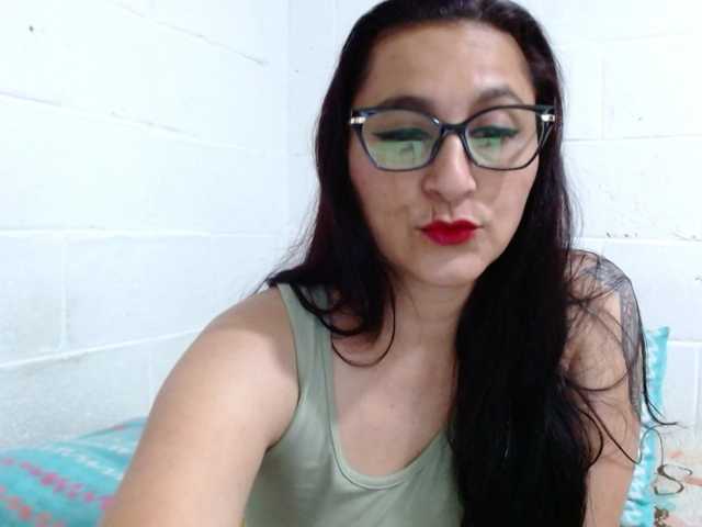 Capturi de ecran de difuzare HotxKarina