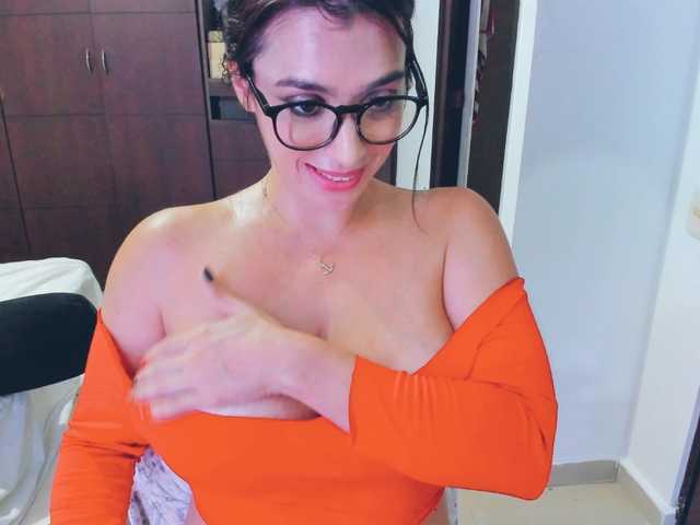 Capturi de ecran de difuzare HUGETITS90XX