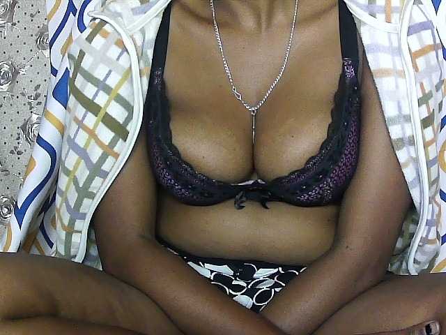 Capturi de ecran de difuzare sexy-frayah