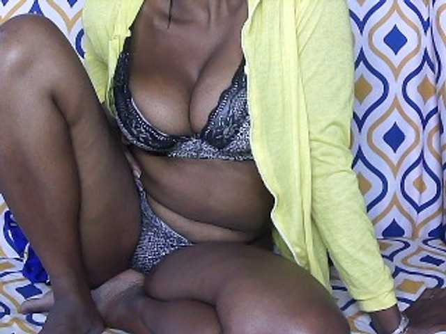 Capturi de ecran de difuzare sexy-frayah