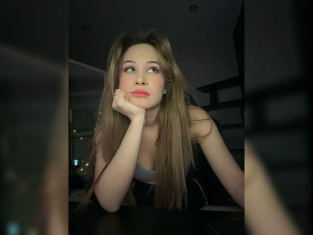 Capturi de ecran de difuzare Liya_Keyyy