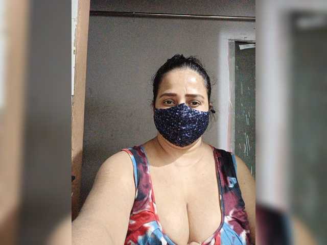 Capturi de ecran de difuzare IndianEsha