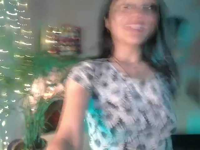 Capturi de ecran de difuzare IndiraMakiris