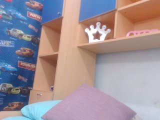 Capturi de ecran de difuzare IsabelaCute