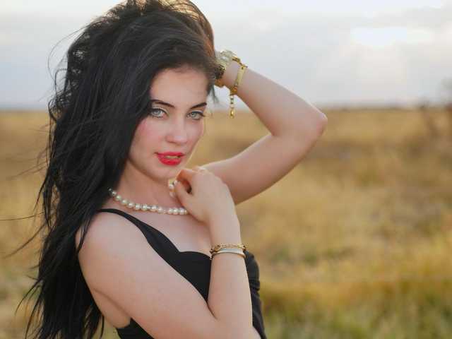 Fotografie a profilului IsisQueenXXX