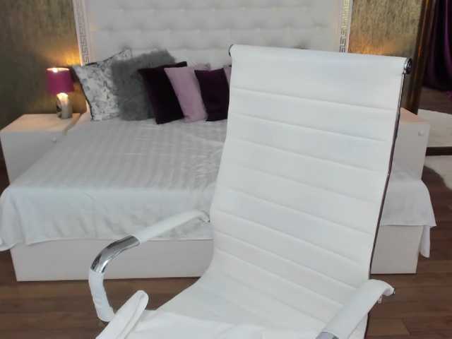 Capturi de ecran de difuzare issakitten