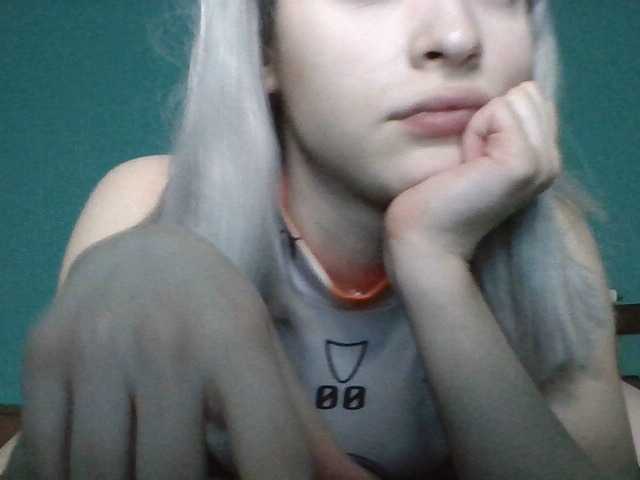 Capturi de ecran de difuzare Ivanka-Chan