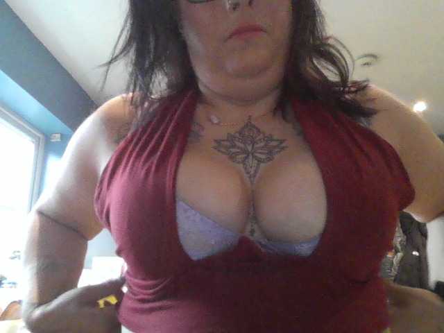 Capturi de ecran de difuzare Ivyivybelle84