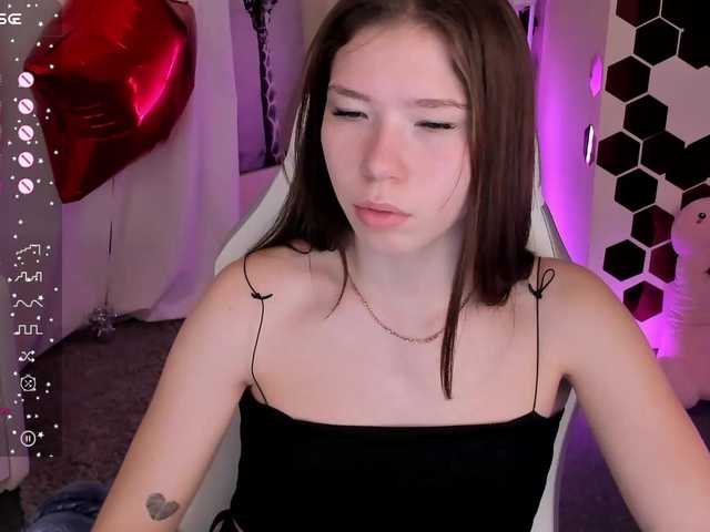 Capturi de ecran de difuzare JaaneFox
