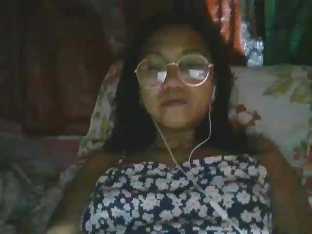 Capturi de ecran de difuzare Tina_Jade
