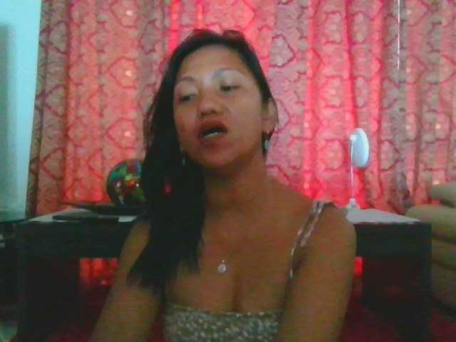 Capturi de ecran de difuzare Tina_Jade