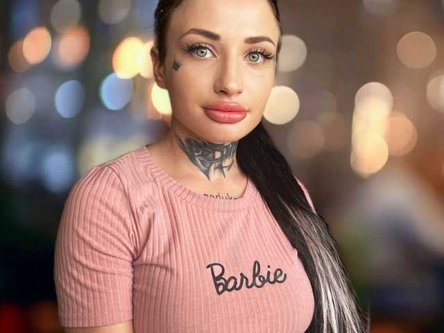 Fotografie a profilului JenniferChar