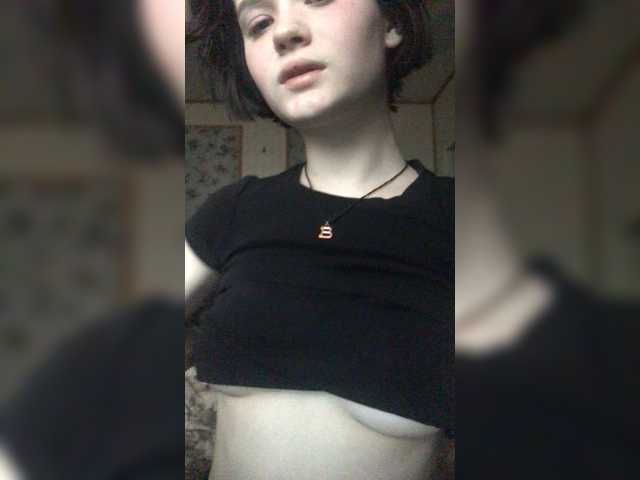 Capturi de ecran de difuzare jennydoll18