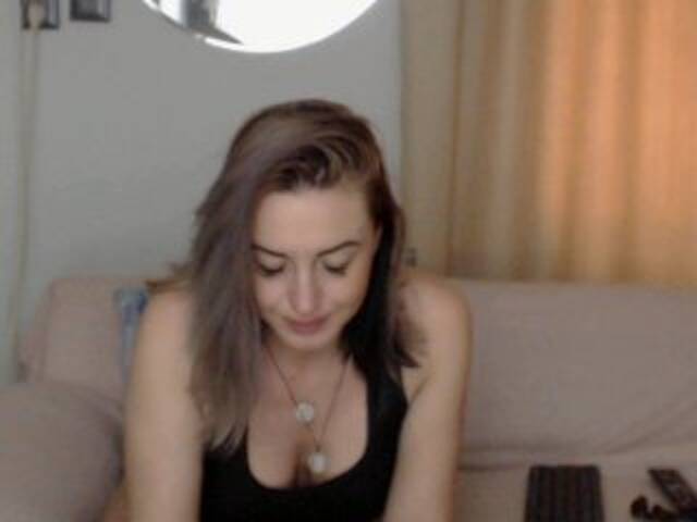 Capturi de ecran de difuzare BadKarmaah