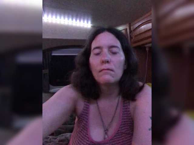 Capturi de ecran de difuzare JT83FL