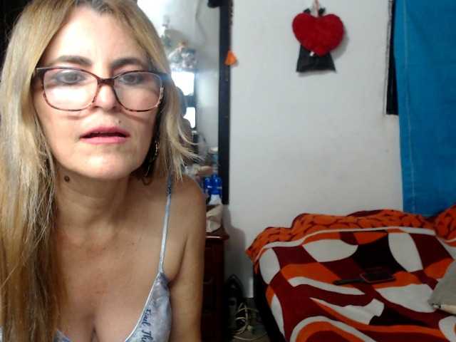 Fotografii JuanitaWouti Hello, how are you today, I'm very hot and I want to please you if you want to see me naked 40 tokes my tits 25 tokes my open pussy 50 tokes and finger masturbation or toy 70 tokes you want to see my ass and fuck it 70 tokes see camera 10 tokes show