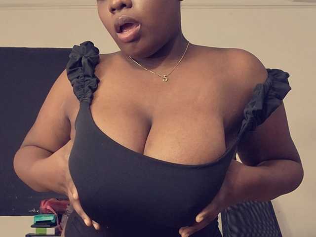Fotografie a profilului juicy-tits69