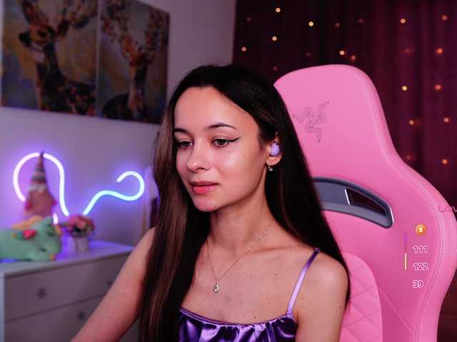 Capturi de ecran de difuzare JuicyAngel